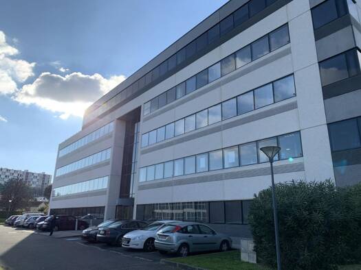 Espace bureau à louer 1 740 € 1 757 m² de bureaux divisible à partir de 174 m² Bascule Oratoire Colomiers 31770