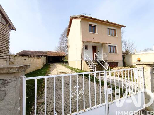 Maison à vendre 104 900 € 3 pièces 2 chambres 74 m² 1 148 m² de terrain Chavanges 10330