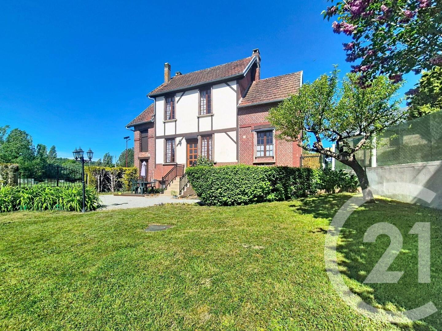 Maison 4 pièces 95 m² · à Le Bec-Hellouin · 95 m² · 212 000 €