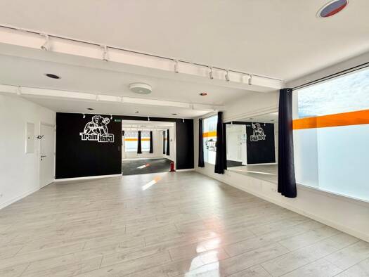 Espace bureau à vendre 214 000 € 99 m² de bureaux Ascain 64310