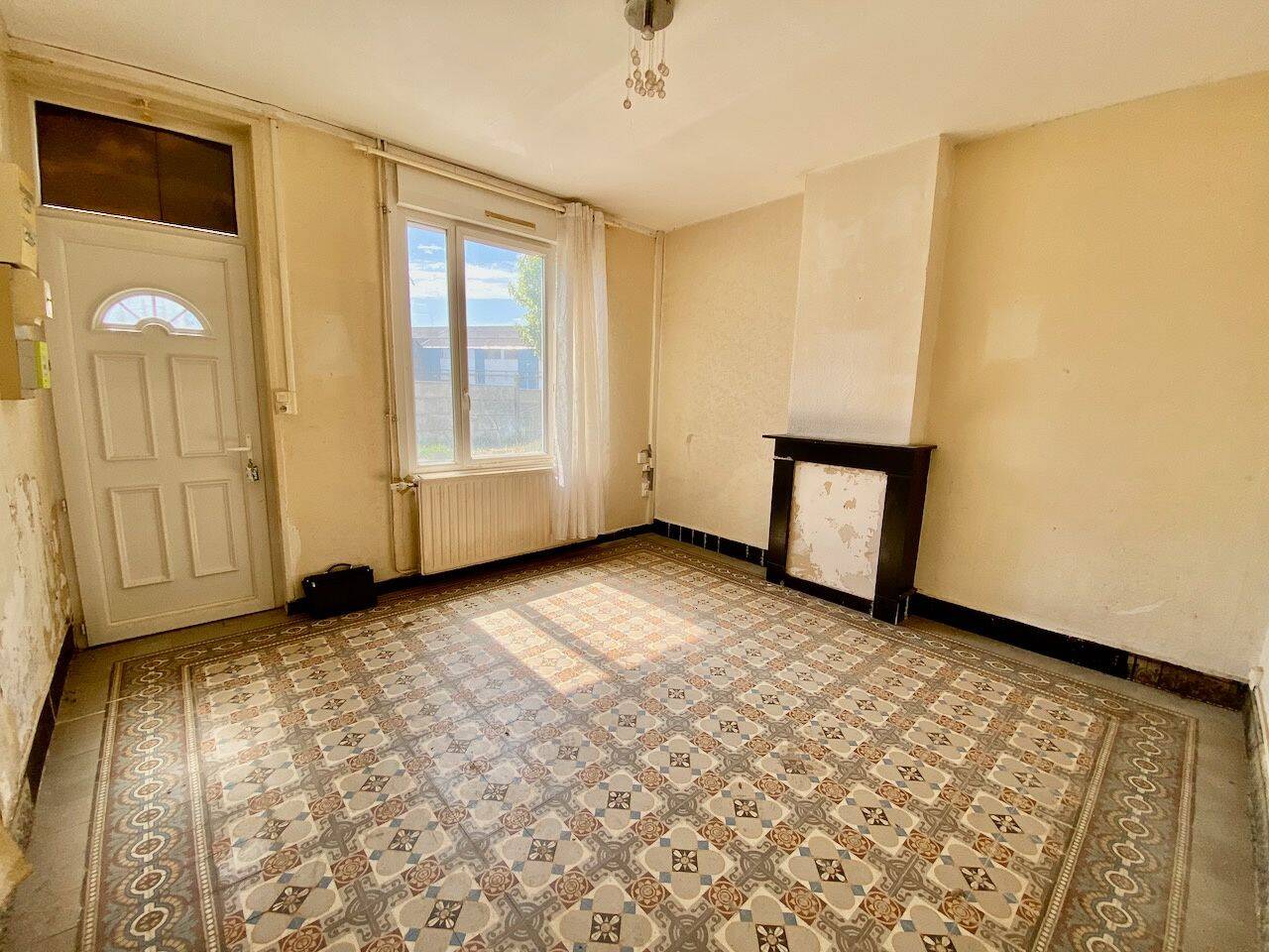 Maison 6 pièces 75 m² · à Aulnoye-Aymeries · 75 m² · 65 250 €