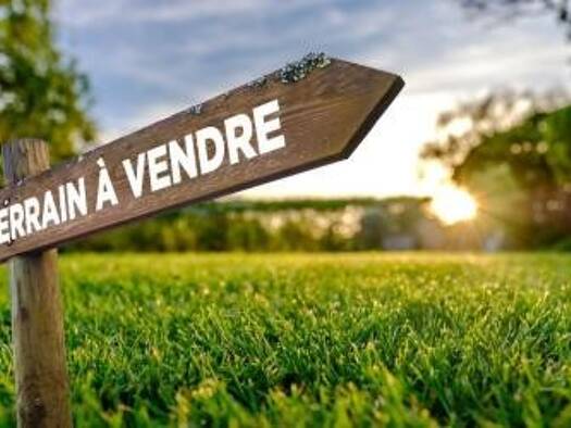 Terrain constructible viabilisé à vendre 208 500 € 552 m² de terrain Sussargues 34160