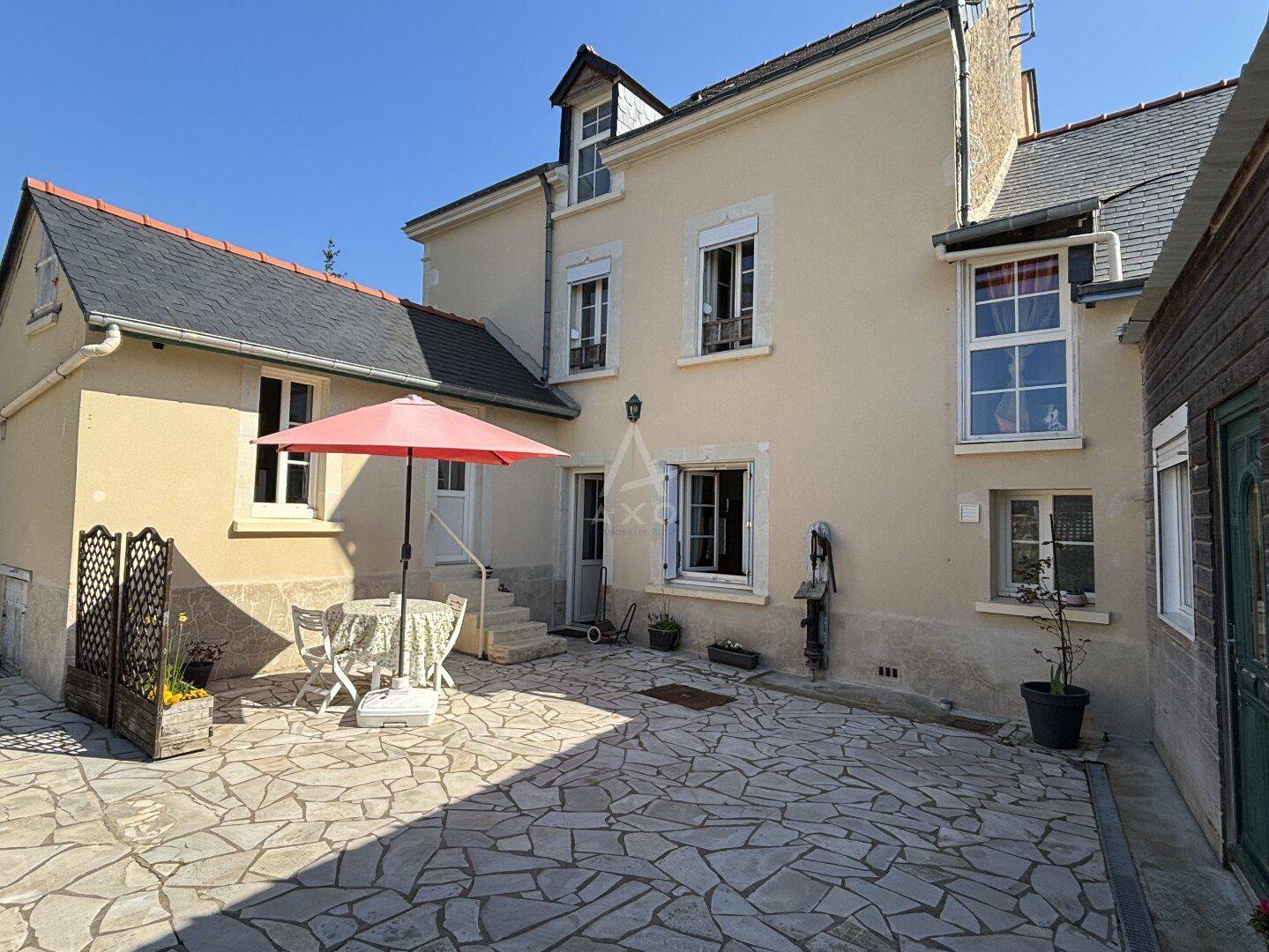 Maison 9 pièces 173 m² · à Morannes sur Sarthe-Daumeray · 173 m² · 239 000 €