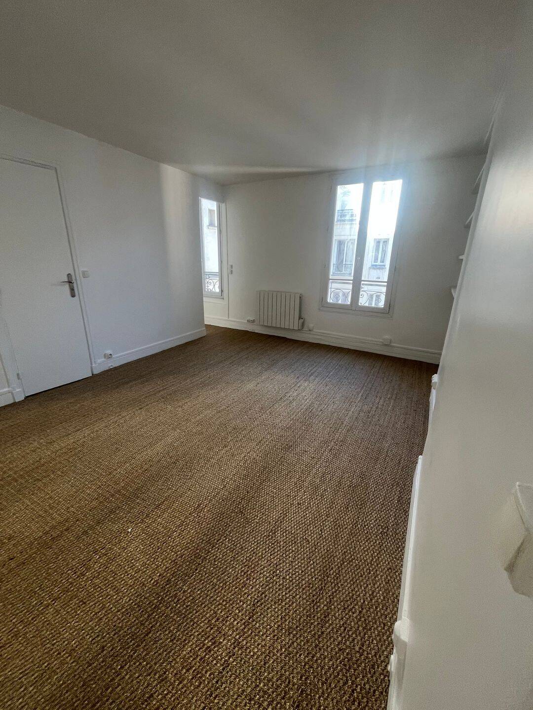 Appartement 1 pièce 31 m² · à Paris 18ème Arrondissement · 30,5 m² · 956 €