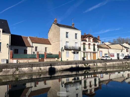 Local commercial à vendre 194 400 € 157,5 m² de surface de vente Montargis 45200