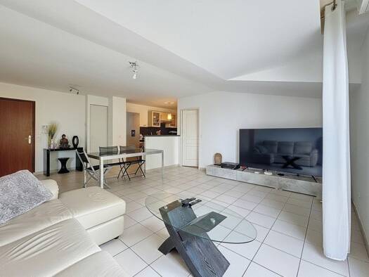 Appartement à vendre 284 000 € 3 pièces 2 chambres 85 m² Étage 3/3 Bois Notre Dame Pontault-Combault 77340