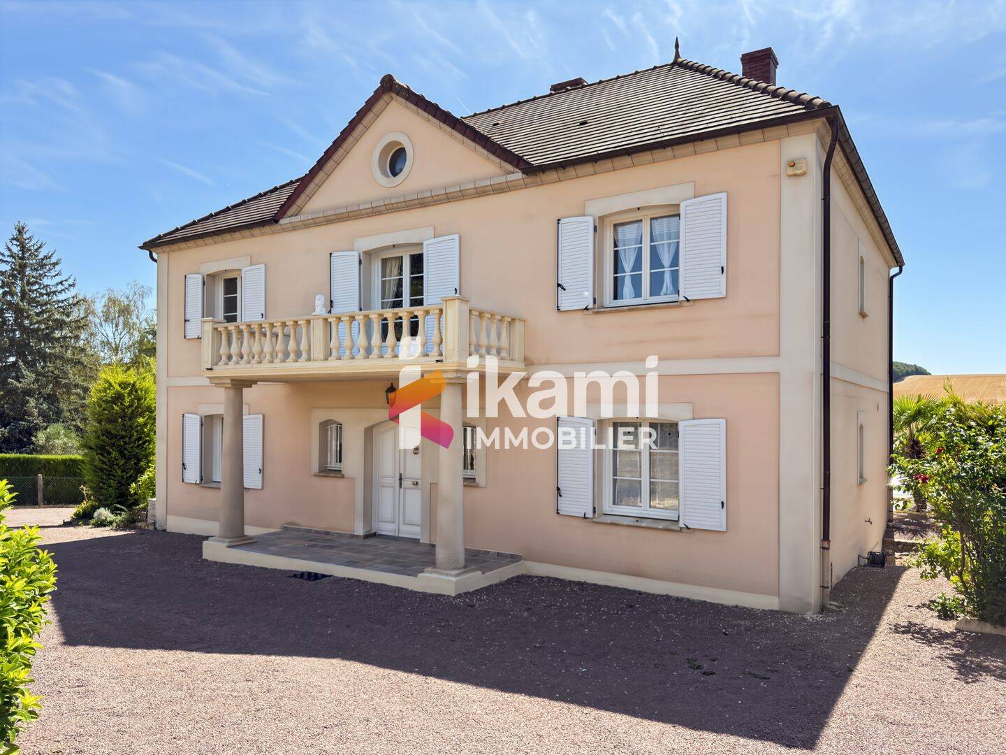 Maison 8 pièces 212 m² · à Saligny · 212 m² · 420 000 €