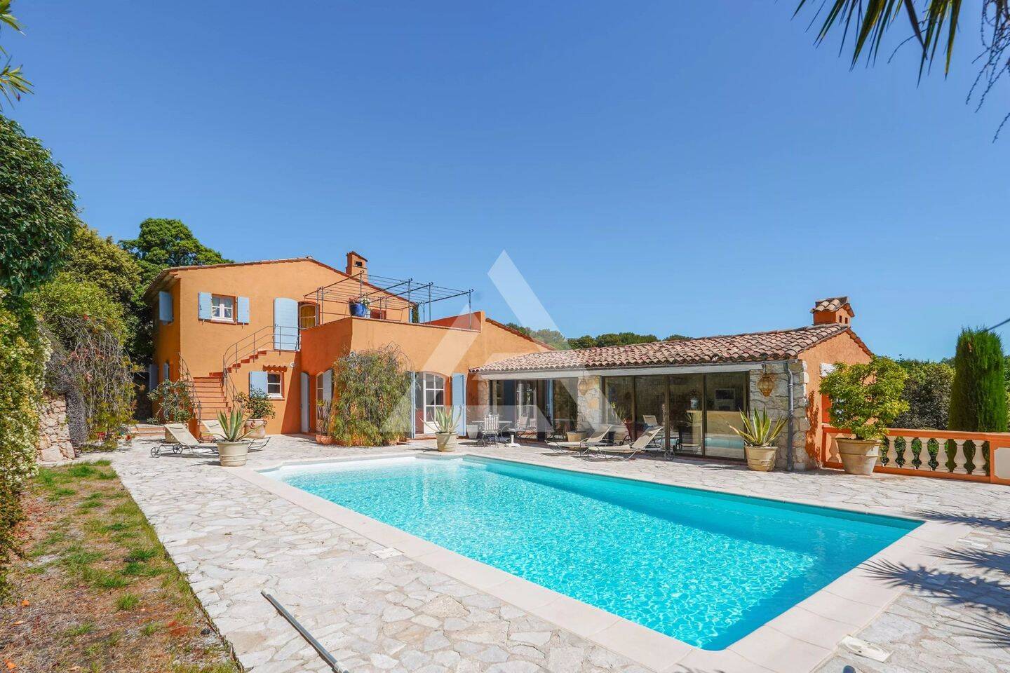 Maison 8 pièces 376 m² · à Saint-Paul-de-Vence · 376 m² · 2 495 000 €