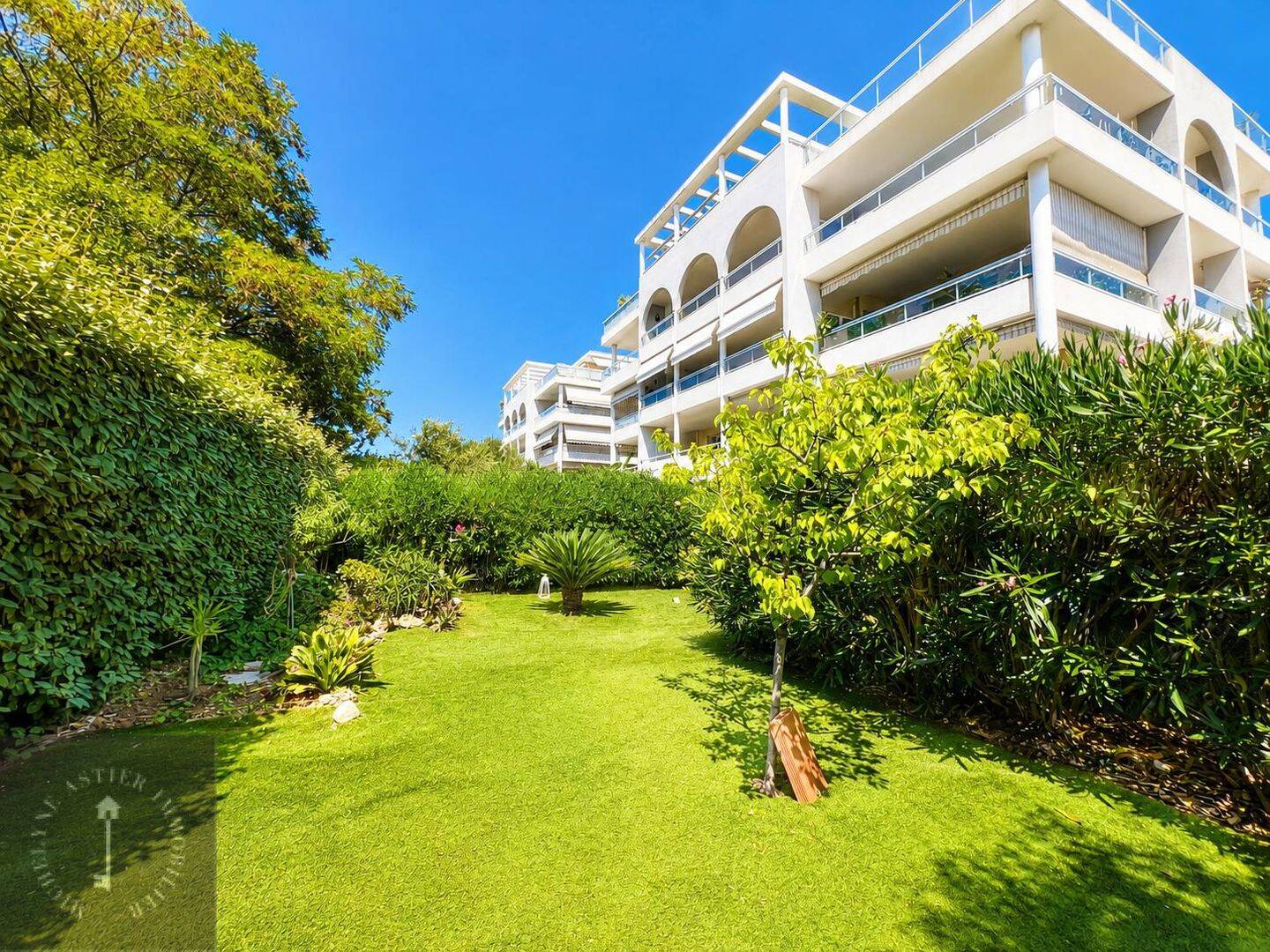 Appartement 2 pièces 47 m² · à Saint-Laurent-du-Var · 46,6 m² · 329 000 €
