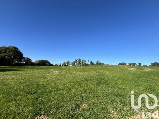 Terrain constructible à vendre 31 500 € 5 712 m² de terrain Suris 16270