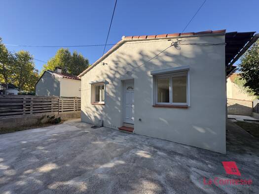 Maison à louer 1 343 € 3 pièces 2 chambres 70 m² disponible dès maintenant Le Charrel-Camp Major-Saint Mître Aubagne 13400