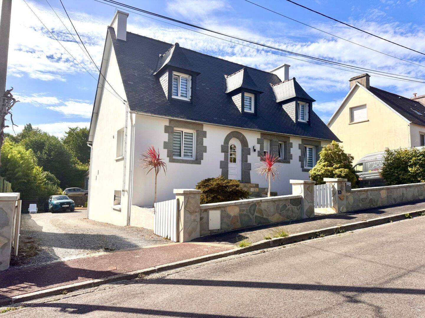 Maison 7 pièces 143 m² · à Plouédern · 143 m² · 374 400 €