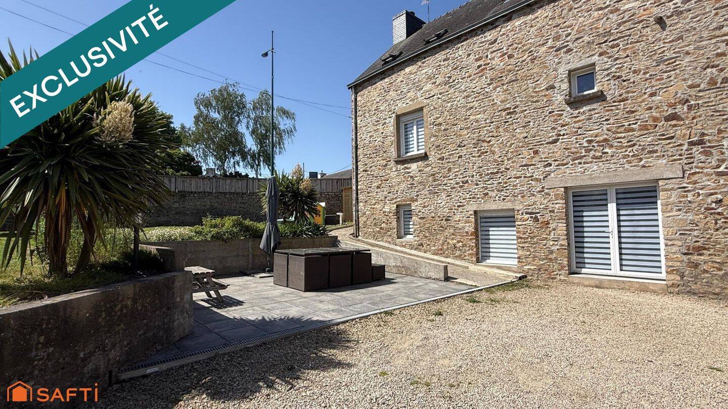 Maison 8 pièces 161 m² · à Pluvigner · 161 m² · 329 900 €
