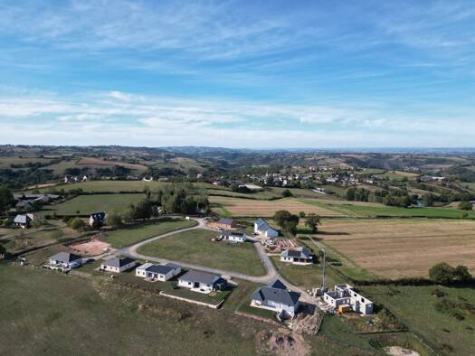 Terrain constructible viabilisé à vendre 56 000 € 700 m² de terrain Baraqueville 12160