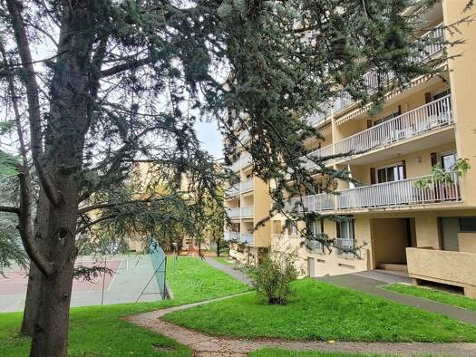 Appartement à vendre 289 900 € 4 pièces 3 chambres 103 m² Étage 1/7 Les Marronniers Fontaines-sur-Saône 69270