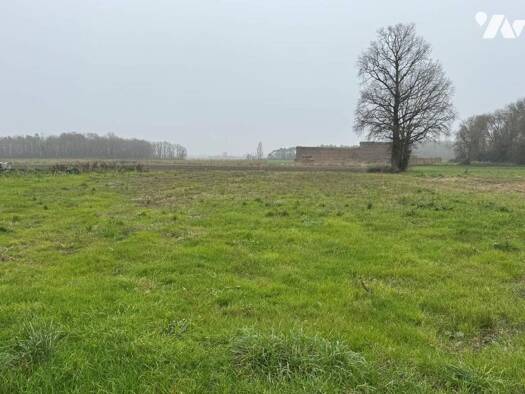 Terrain constructible à vendre 63 600 € 932 m² de terrain Le Louroux 37240