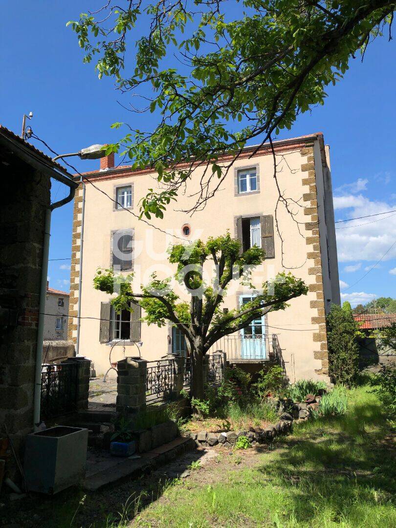 Maison 9 pièces 223 m² · à Saint-Georges-d'Aurac · 223 m² · 199 500 €