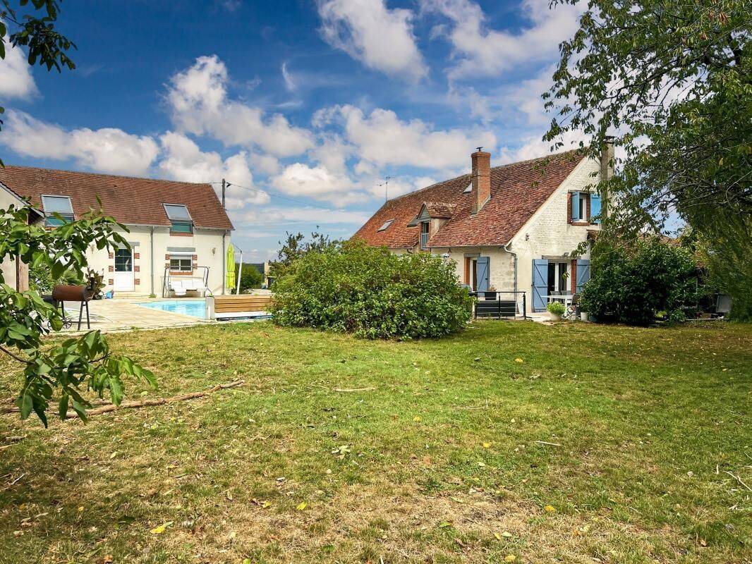 Maison 9 pièces 314 m² · à Saint-Péravy-la-Colombe · 314 m² · 424 000 €