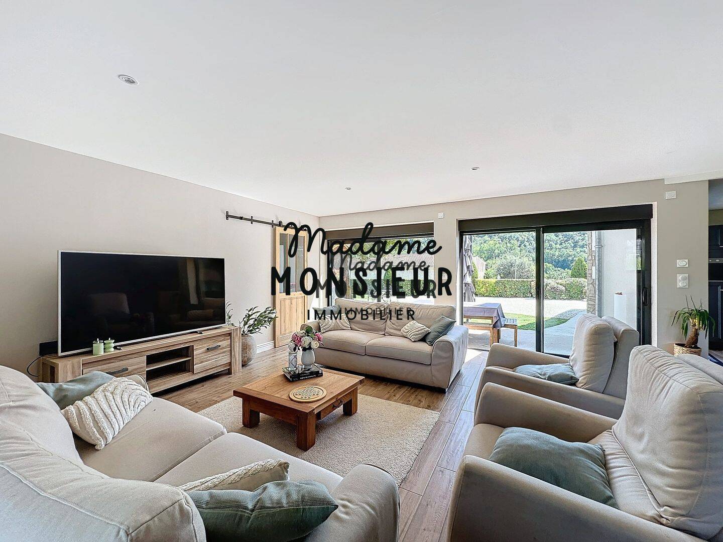 Maison 10 pièces 315 m² · à Montcarra · 315 m² · 849 000 €
