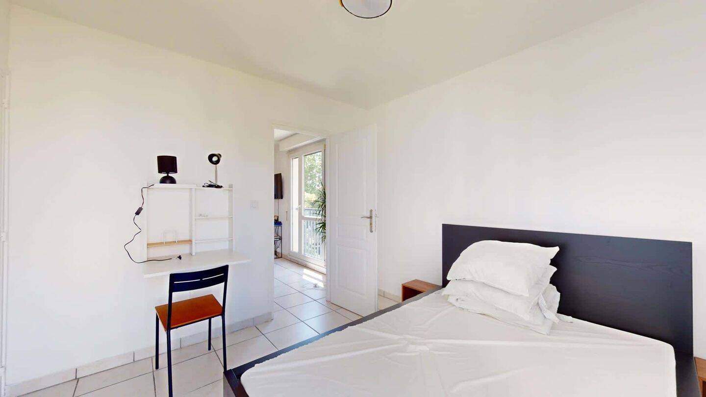 Room in Route de Seysses, Toulouse for 74 m² with 4 bedrooms - C — 5