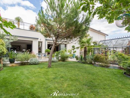 Maison à vendre 1 098 000 € 9 pièces 6 chambres 246 m² 415 m² de terrain Dijon 21000