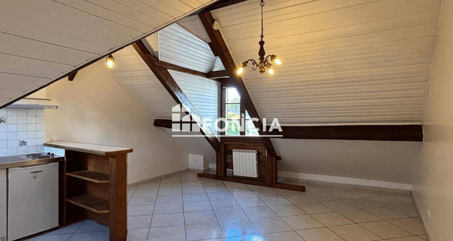 Appartement 1 pièce 25 m² · à Étampes · 24,6 m² · 450 €/mois
