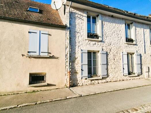 Immeuble à vendre 930 000 € 384,2 m² Crépy-en-Valois 60800