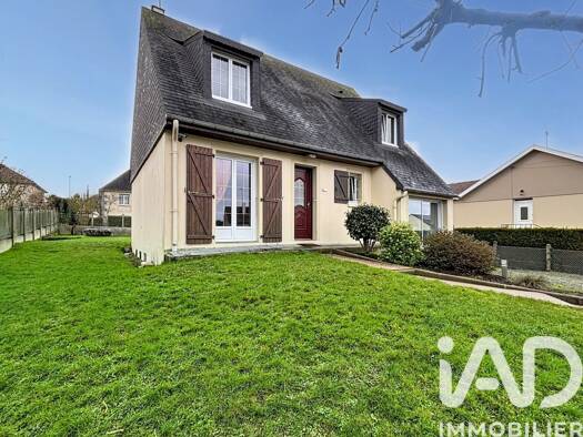 Maison à vendre 218 500 € 6 pièces 3 chambres 114,5 m² 603 m² de terrain Sud Est Mayenne 53100