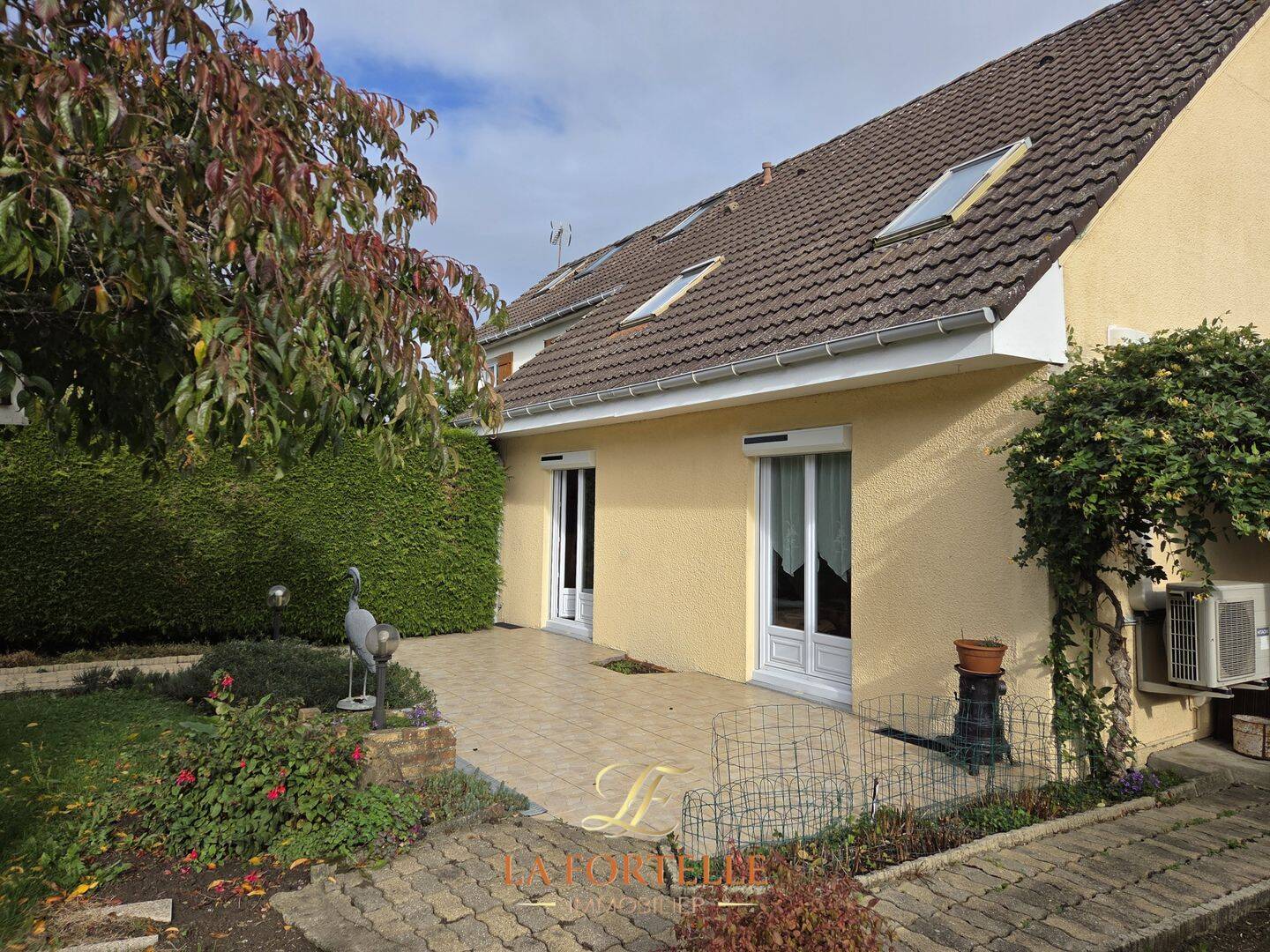 Maison 5 pièces 88 m² · à Bréval · 88 m² · 259 000 €