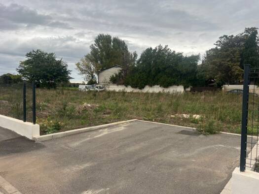 Terrain constructible à vendre 167 000 € 400 m² de terrain Maillane 13910