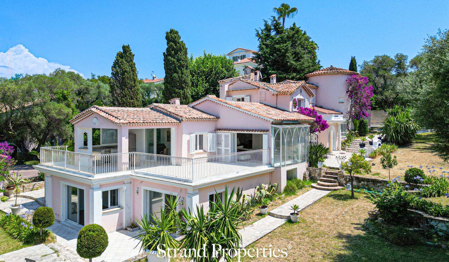 Maison 8 pièces 264 m² · à Antibes · 264 m² · 3 600 000 €