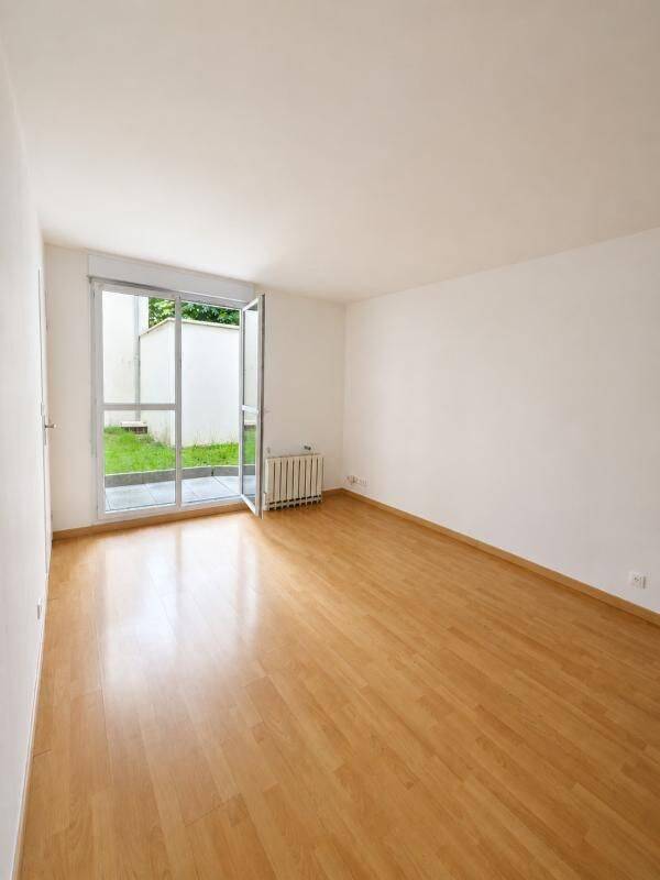 Appartement 1 pièce 25 m² · à Mantes-la-Ville · 25 m² · 550 €