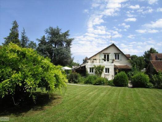 Maison à vendre 375 000 € 7 pièces 5 chambres 213 m² 2 488 m² de terrain Meung-sur-Loire 45130