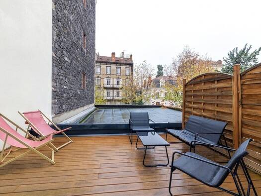 Appartement à vendre 209 000 € 2 pièces 1 chambre 76 m² Étage 1/3 Bonnabaud Clermont-Ferrand 63000