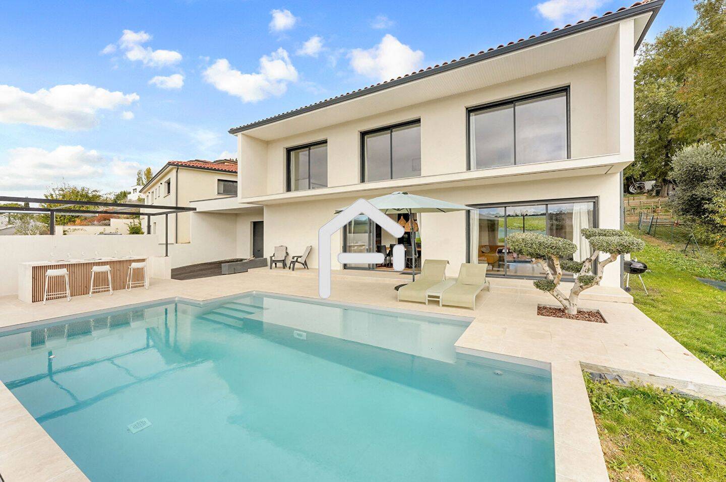 Maison 4 pièces 160 m² · à Aureville · 160 m² · 597 000 €