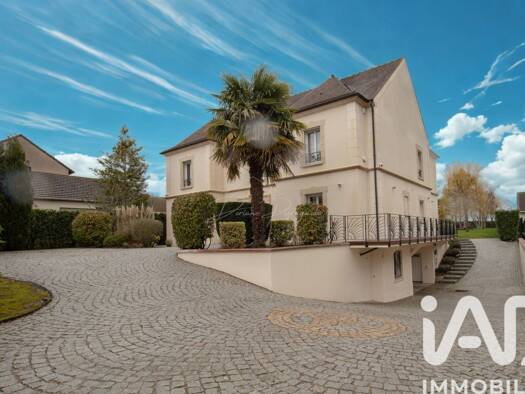 Maison à vendre 1 340 000 € 10 pièces 5 chambres 338 m² 2 600 m² de terrain Ronquerolles 95340