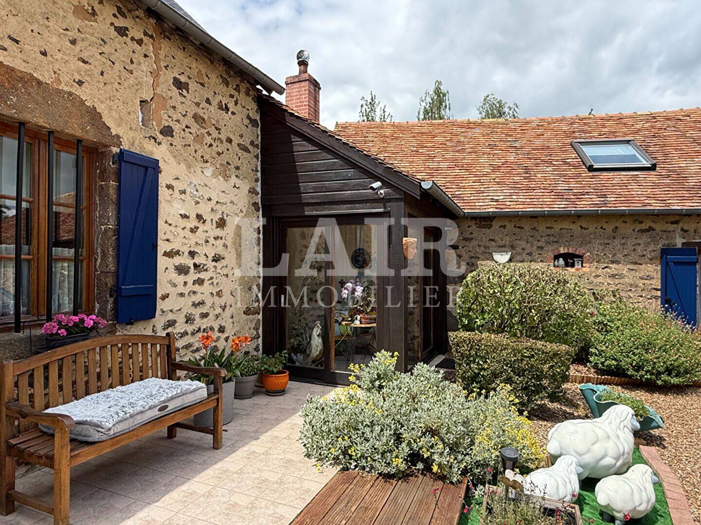Maison 6 pièces 135 m² · à Saint-Aubin-de-Locquenay · 135 m² · 422 000 €