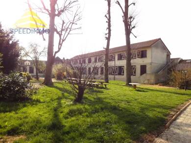 Immeuble à louer 26 000 € 1 032,5 m² Mandres-les-Roses 94520