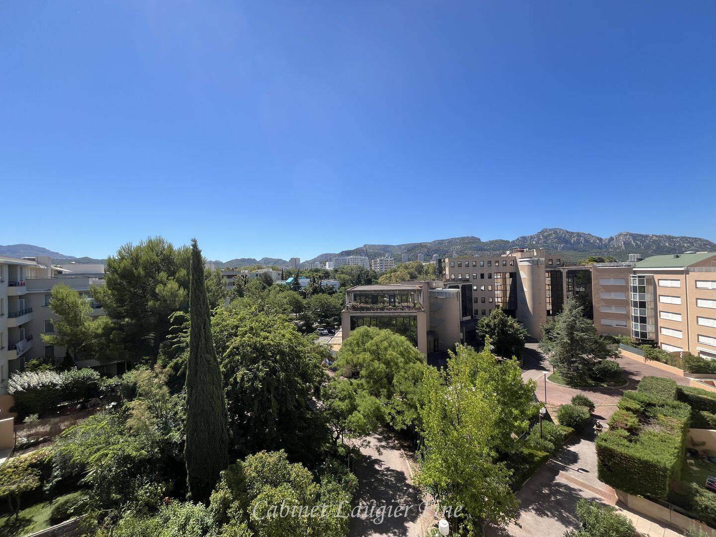 Appartement 3 pièces 95 m² · à Marseille 8ème Arrondissement · 95 m² · 435 000 €