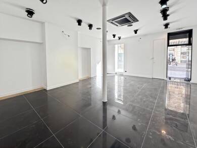 Local commercial à louer 3 530 € 53 m² de surface de vente Martroi-Cathédrale Orléans 45000