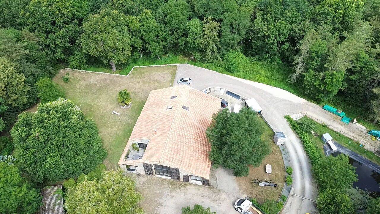 Maison 6 pièces 214 m² · à Aizenay · 214 m² · 370 000 €