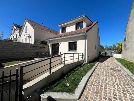 Maison à vendre - Première occupation 419 900 € 6 pièces 4 chambres 205 m² 396 m² de terrain Anatole France-Lepetit et Vergeat Vigneux-sur-Seine 91270