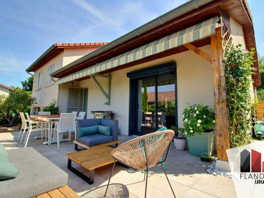 Maison à vendre 489 900 € 6 pièces 5 chambres 113,7 m² 500 m² de terrain Nouveau Grigny Grigny-sur-Rhône 69520