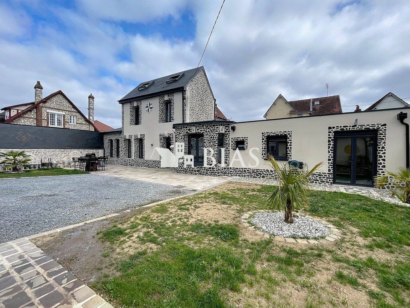Maison 5 pièces 125 m² · à Le Petit-Quevilly · 125 m² · 365 000 €