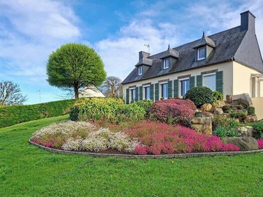 Villa à vendre 535 600 € 11 pièces 4 chambres 185 m² 2 301 m² de terrain Perros-Guirec 22700