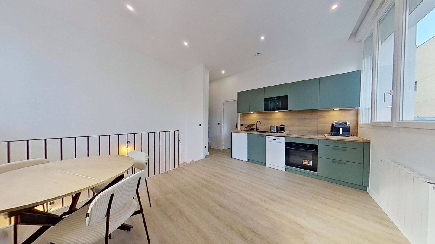 Appartement 2 pièces 60 m² · à Suresnes · 60 m² · 2 400 €/mois