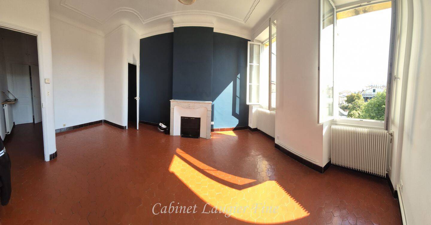 Appartement 2 pièces 54 m² · à Marseille 7ème Arrondissement · 54 m² · 999 €