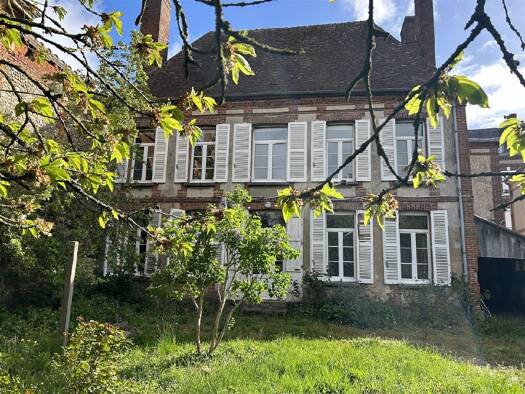 Maison à vendre 274 000 € 10 pièces 6 chambres 699 m² de terrain L'Aigle 61300