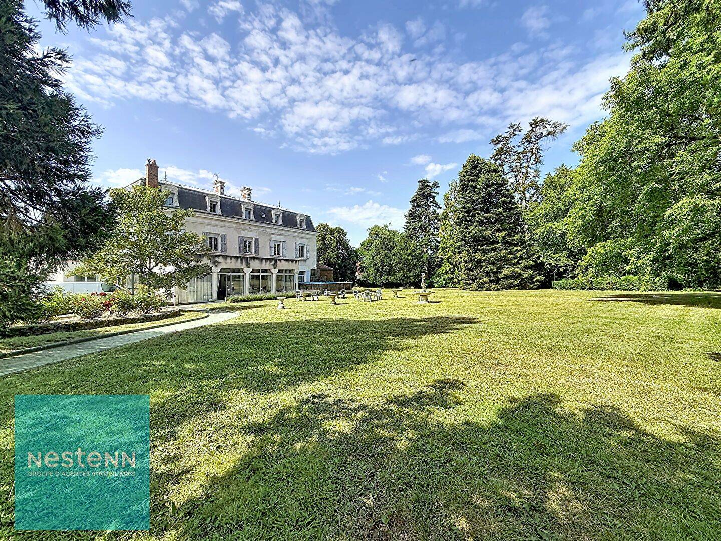 Maison 15 pièces 540 m² · à Chenonceaux · 540 m² · 860 500 €