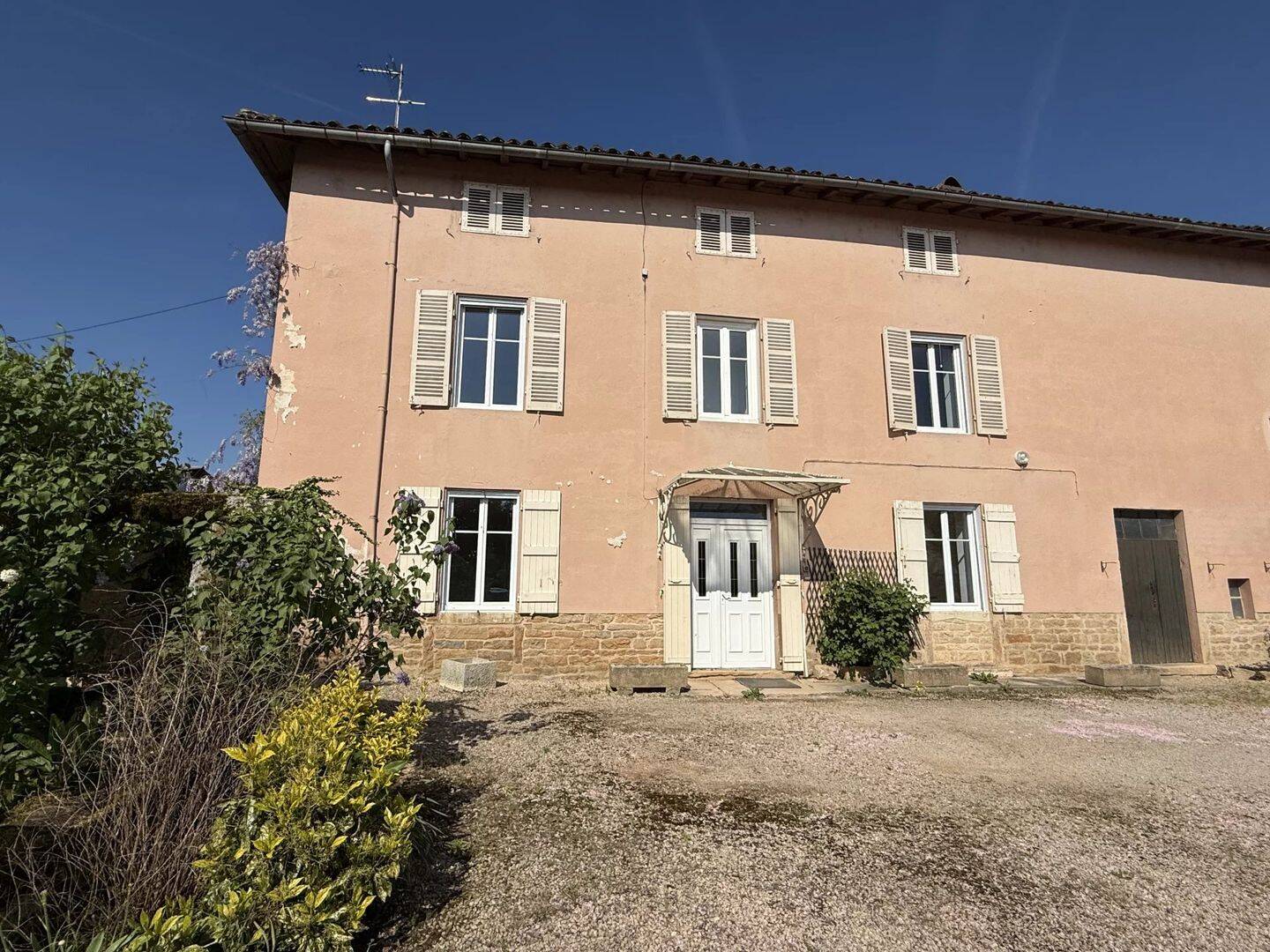 Maison 6 pièces 134 m² · à Senozan · 134 m² · 220 000 €
